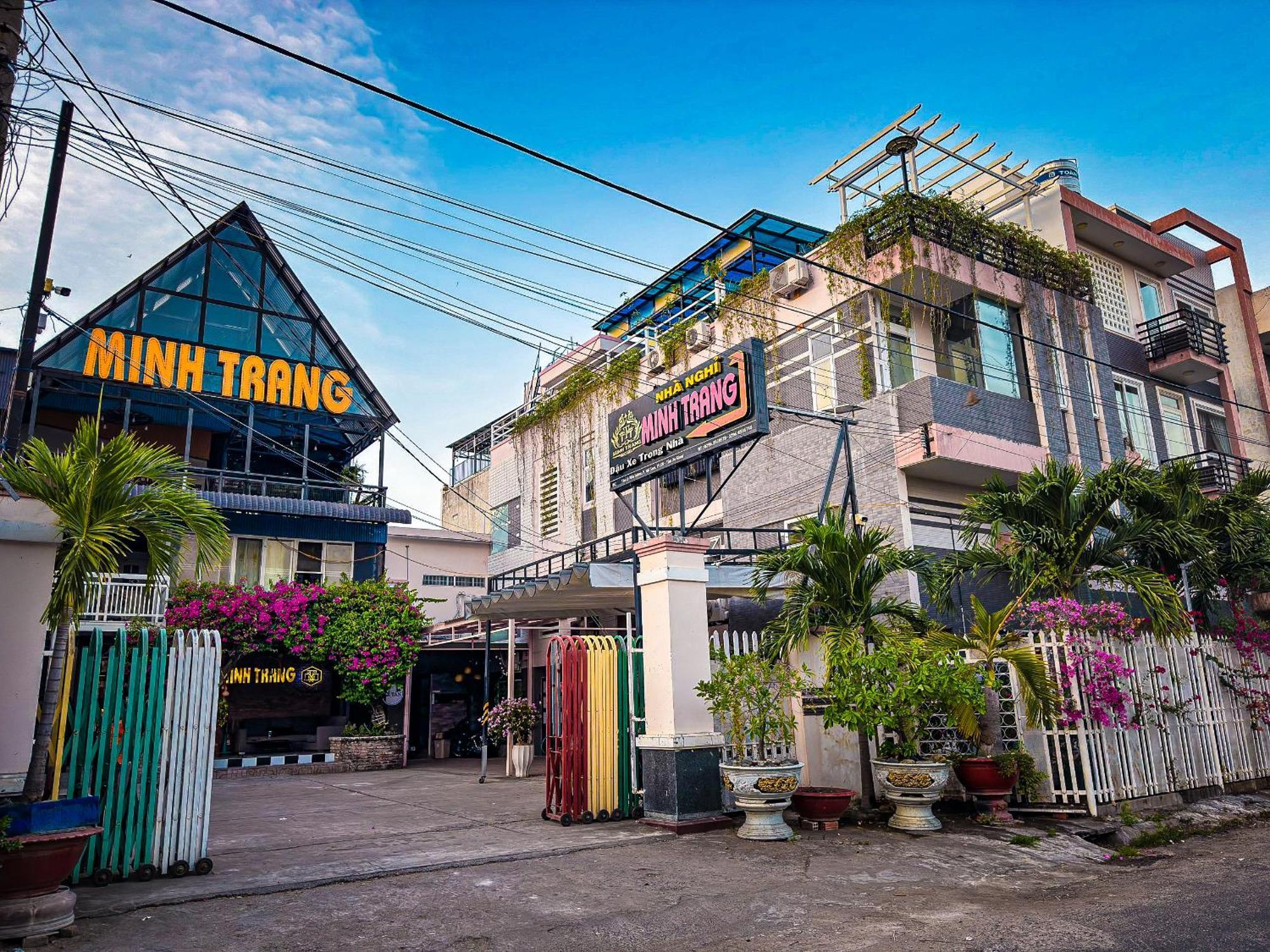 Minh Trang Motel Chau Doc Buitenkant foto