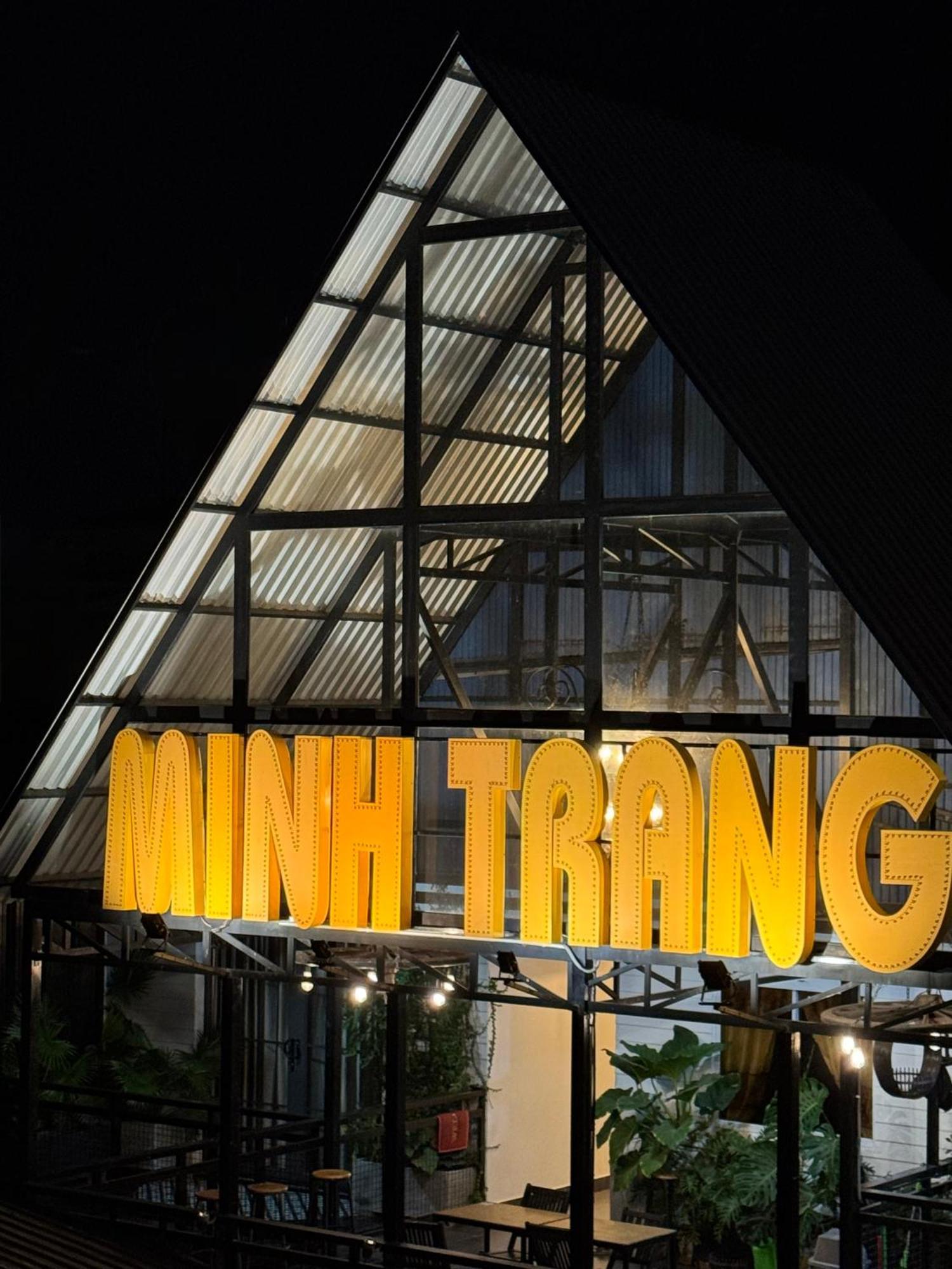 Minh Trang Motel Chau Doc Buitenkant foto